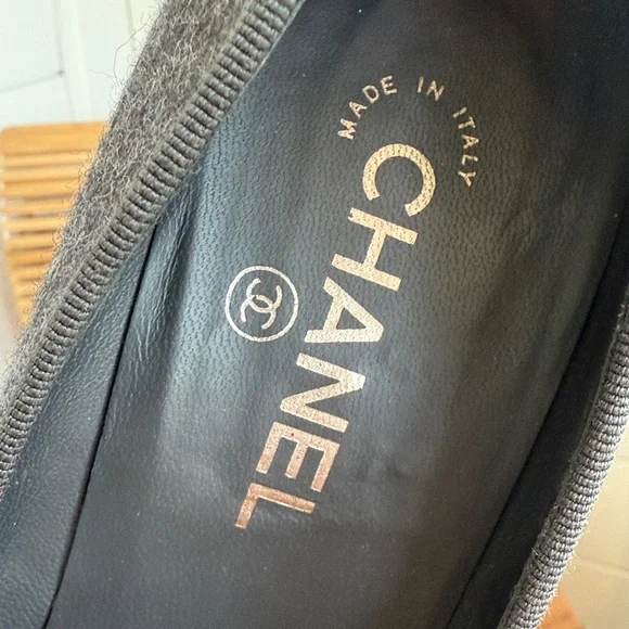 Authenticated Chanel Tweed Heels - Picture 16 of 17